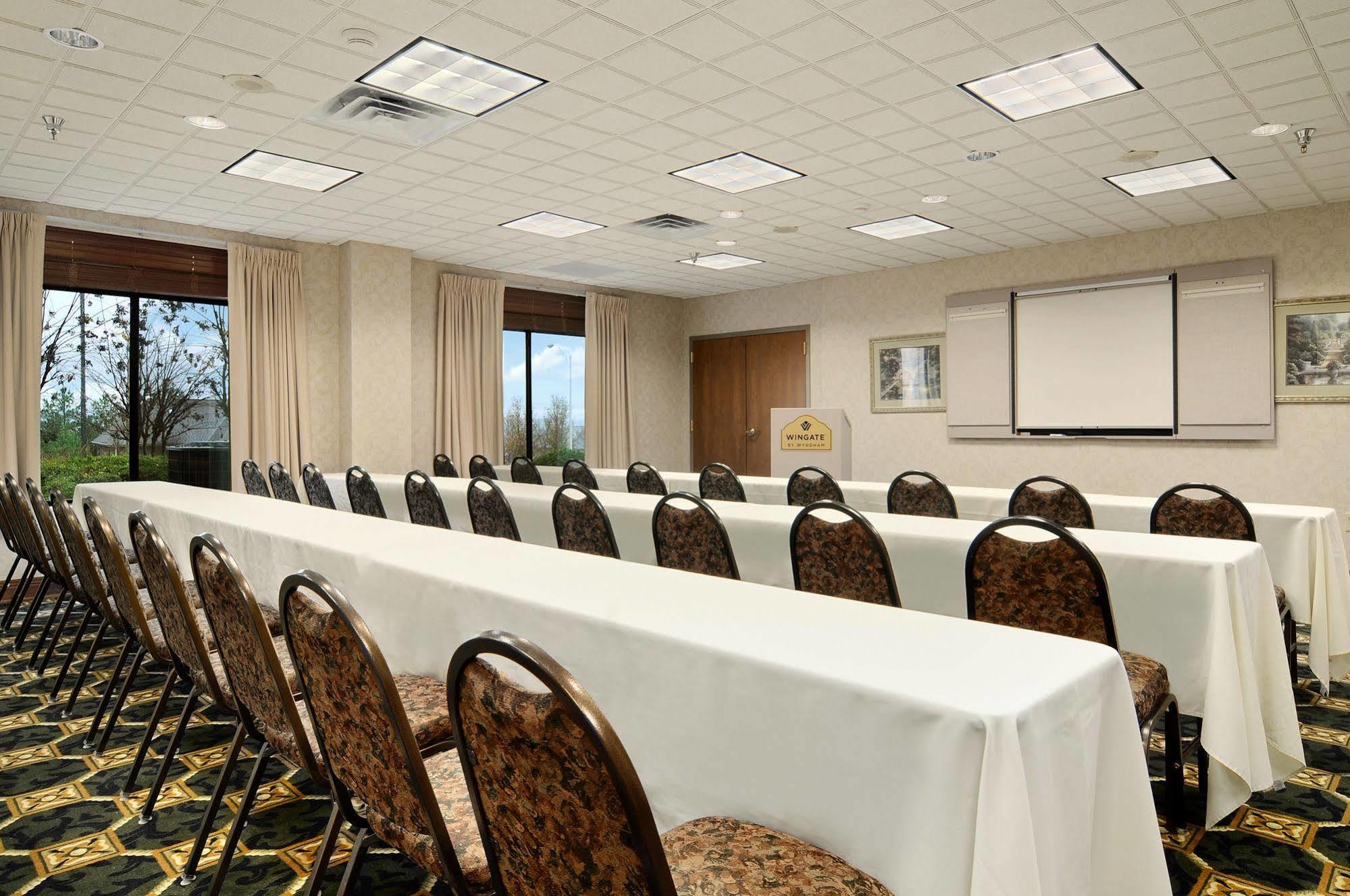 Holiday Inn Cleveland By Ihg Ngoại thất bức ảnh